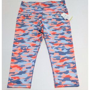 NWT Old Navy XL Pink Camo Wave Print High-Waisted Elevate Crop Leggings